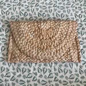 Beachy clutch •new•
